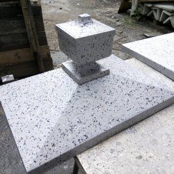 Колпак для забора пирамида 1×2 кирпича с украшением