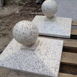 Колпак на забор пирамида 2×2 кирпича